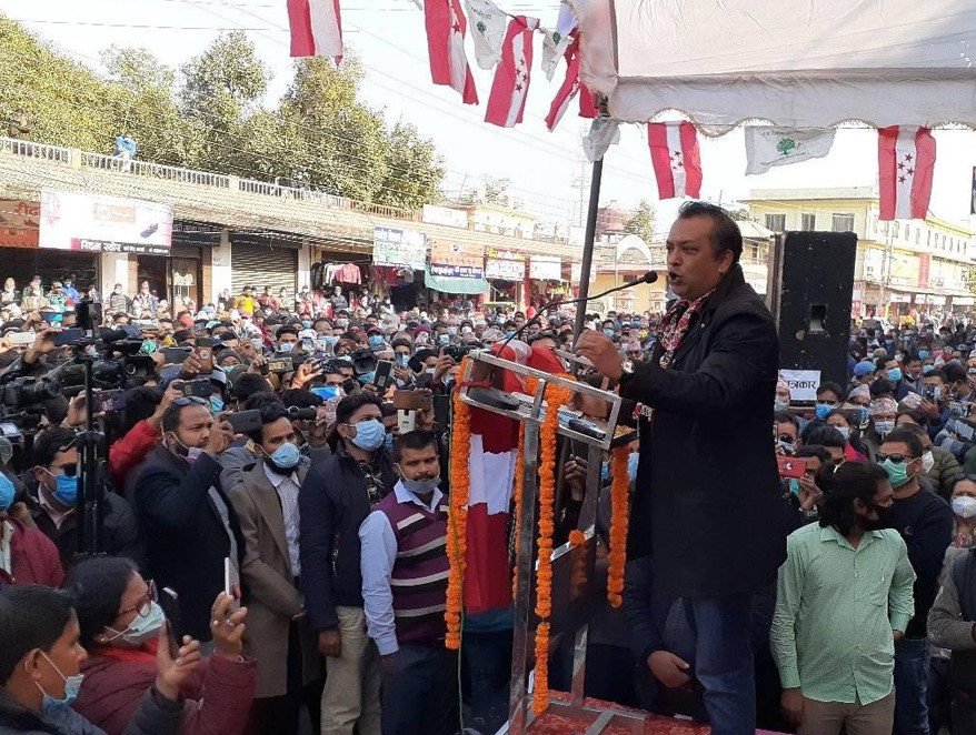 भ्रष्टाचारी हेर्न बालुवाटार र सिंहदरबार गए पुग्छ: थापा